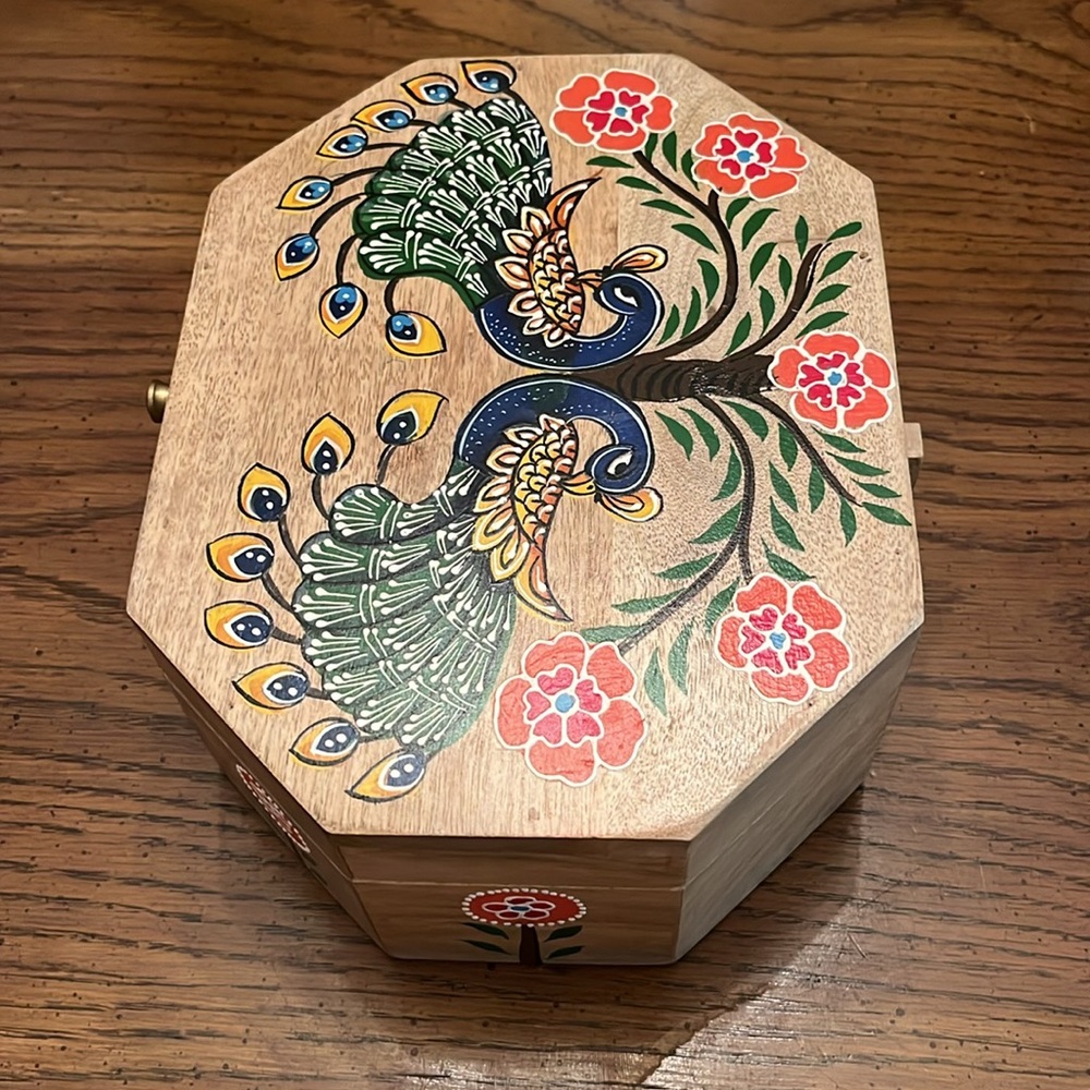 Decorative storage‎ box - Picture 2 of 16